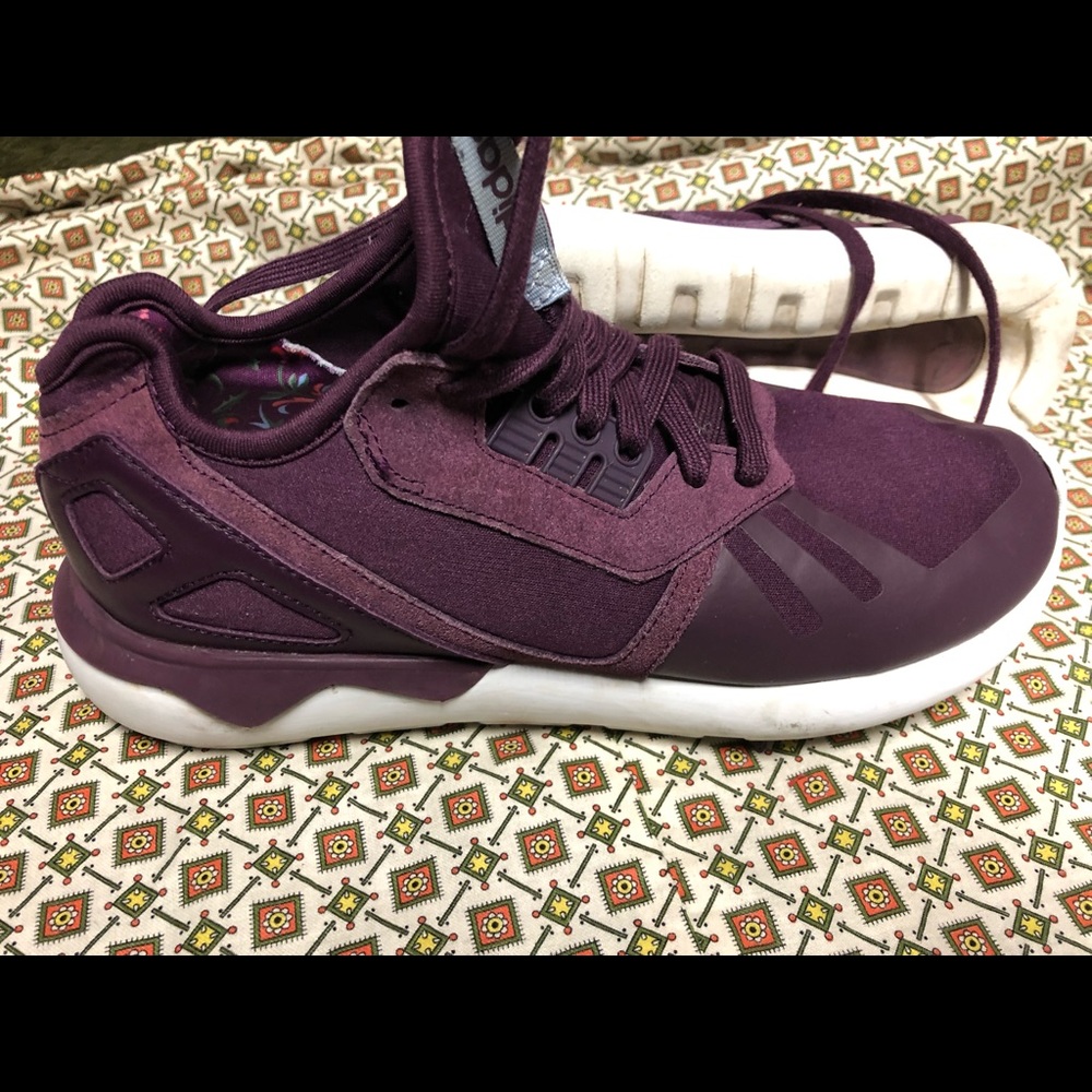 Adidas Tubular Size 7